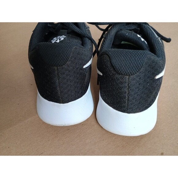 WOMENS SIZE 5 Nike Tanjun Sneakers Tennis Shoes DJ6257-004 Black White Running - Picture 7 of 10
